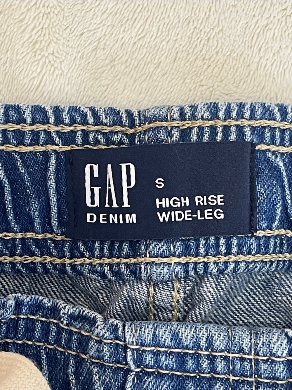 GAP Women's High Rise Wide Leg Cargo Jeans Size
Small Blue Denim Elastic - Picture 5 of 11